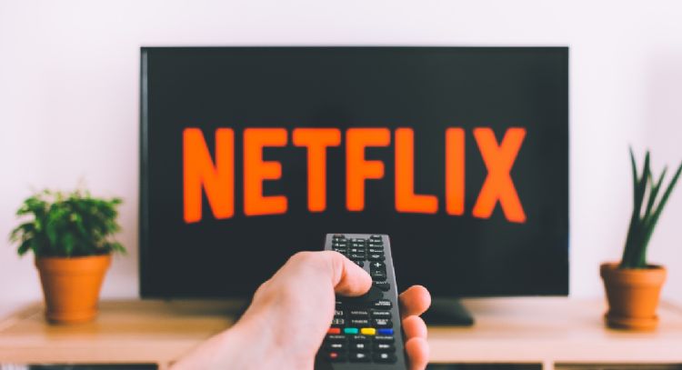 Netflix tiene en su catálogo esta película con Brad Pitt hace 30 años que tiene 92% de críticas positivas y vale la pena volver a ver