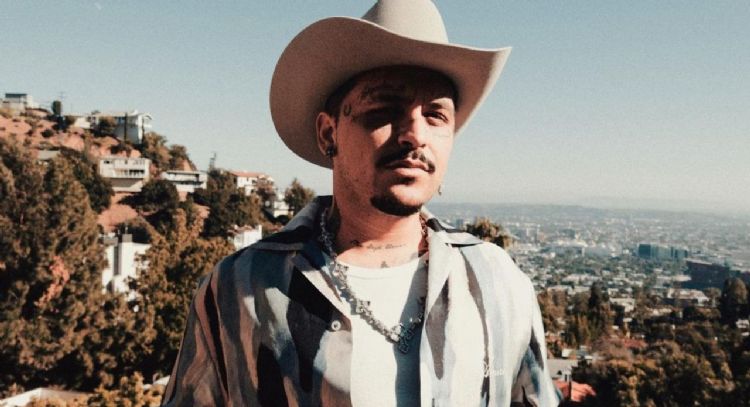 El particular accesorio de Christian Nodal que da pistas sobre el nombre de su hija con Cazzu