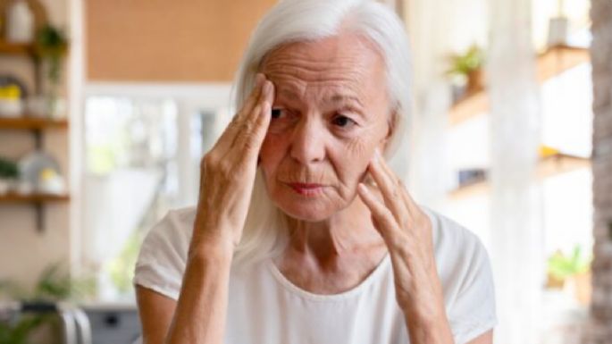 Este es uno de los primeros signos de Alzheimer en el cuerpo, según estudios