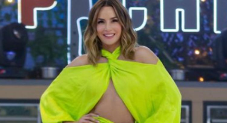 Carmen Villalobos posa con sus “hijos” y enamora en la red