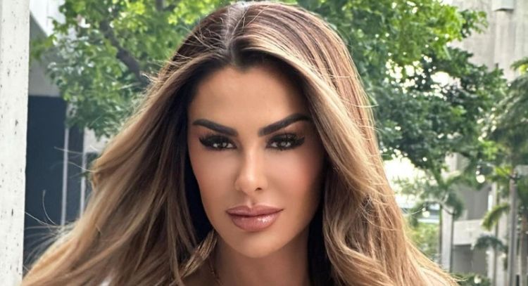 Ninel Conde sacudió la tendencia con traje de baño metalizado