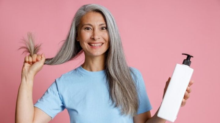 Con 3 ingredientes, prepara un shampoo casero para eliminar las canas en tiempo récord