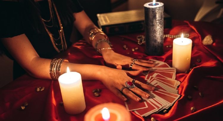 Tarot del día: esto dicen las cartas sobre el trabajo, el amor y el dinero hoy 23 de octubre 2023