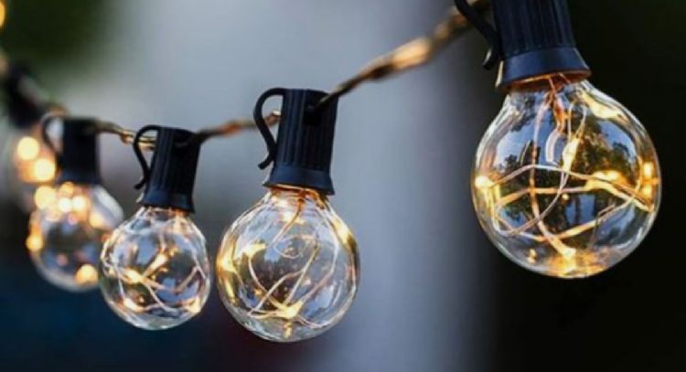 Recicla tus bombitas de luz con estas originales ideas de decoración