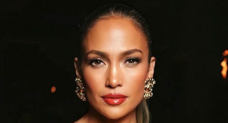 Toma mucho aire antes de ver cómo es por dentro la lujosa mansión que Jennifer Lopez vendió por