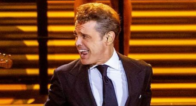 Luis Miguel tiene un dejavu al pasado y sufre peligroso accidente en el escenario