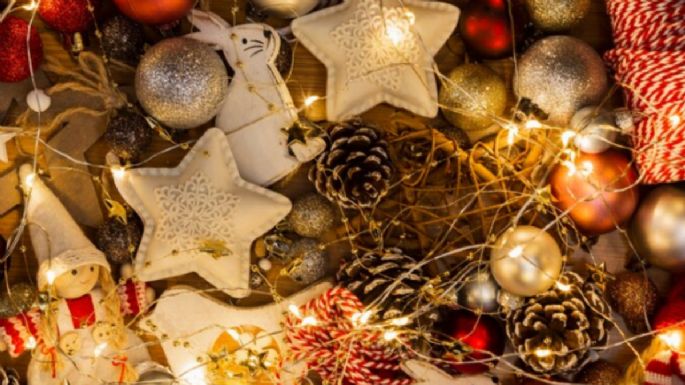 Transforma las piñas de los árboles en adornos navideños para decorar tu hogar