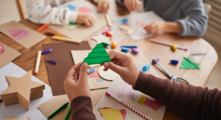 Regala para Navidad estos pequeños árboles que puedes hacer de forma manual, en casa y con pocos elementos