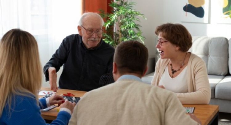 3 formas de combatir las energías negativas que dejan las visitas en el hogar, según el Feng Shui