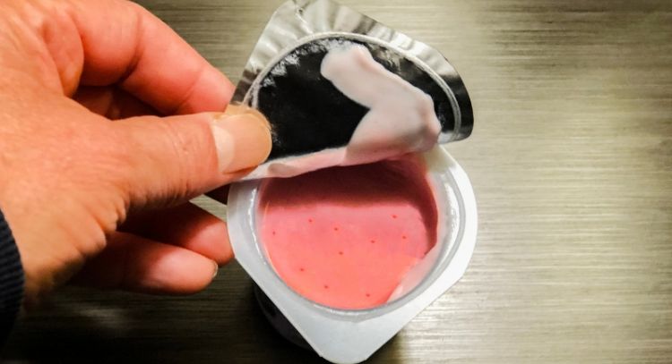 Esta es la razón por la que cada vez más gente está guardando envases de yogurt vacíos