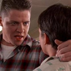 Mira la transformación del agresivo Biff Tannen de Volver al Futuro