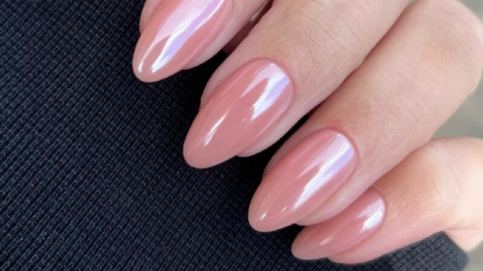 Manicura dulce con estas ideas de nail art glazed donut