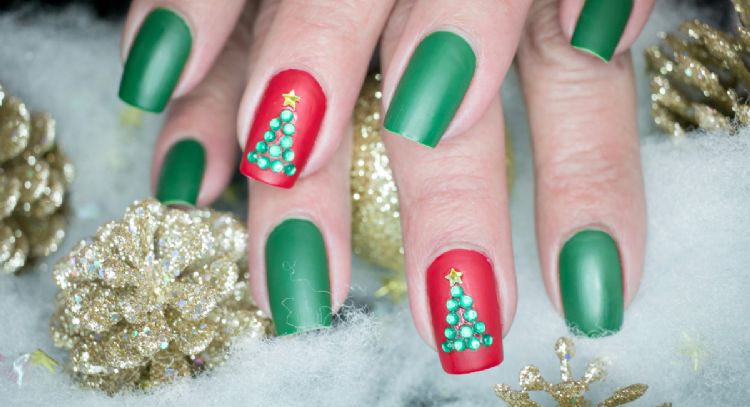 4 diseños de nail art navideño para estar a tono en la cena de nochebuena