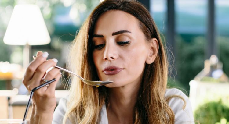 Sopa detox y chau inflamación estomacal