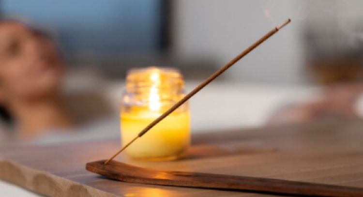Tipos de inciensos que atraen la buena suerte al hogar, según el Feng Shui