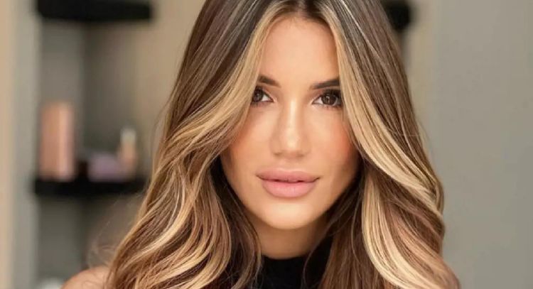 Este es el tinte de cabello a capas que será furor en 2024 y debes probar