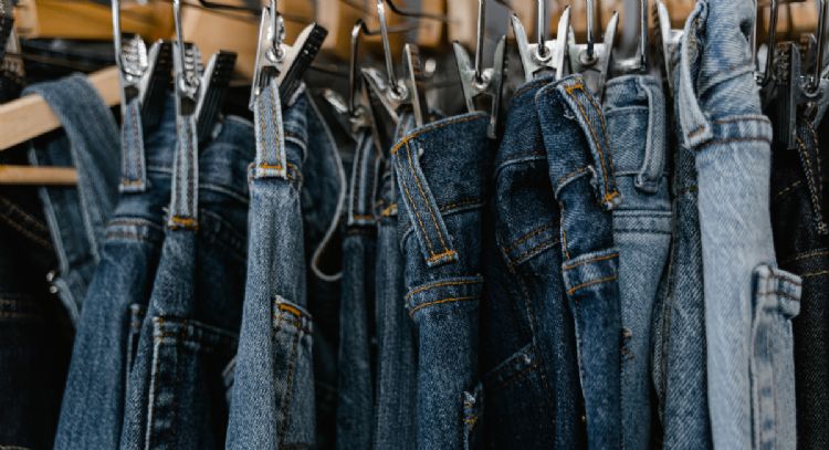 Pantalones con efecto vientre plano que debes lucir esta temporada