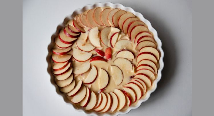 Sin horno: aprende a hacer la tarta de manzana ideal para disfrutar en San Valentín