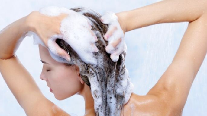 Toma nota de estos 2 ingredientes naturales para agregar al shampoo y cubrir canas